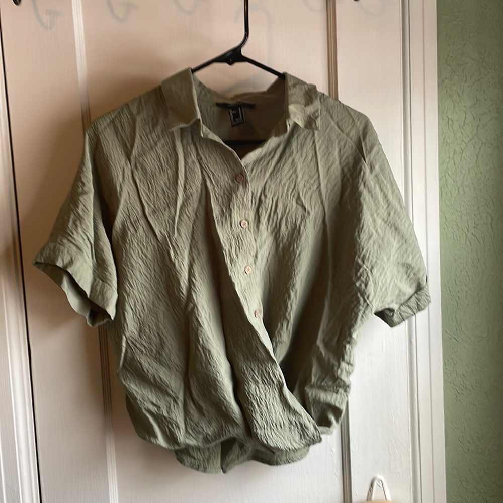 Forever 21 Short Sleeve Top - Size Medium